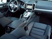 2012年　ポルシェカイエンターボ(写真)