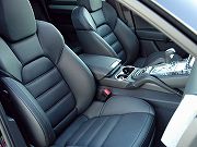 2012年　ポルシェカイエンターボ(写真)