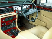 1993年　ダイムラーダブルシックス(写真)