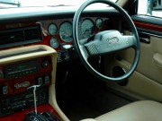 1993年　ダイムラーダブルシックス(写真)