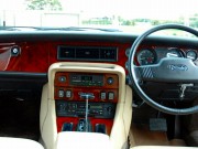 1993年　ダイムラーダブルシックス(写真)