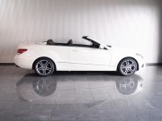 2013年　メルセデスベンツE250カブリオレ(写真)