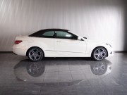 2013年　メルセデスベンツE250カブリオレ(写真)