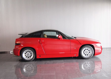 1991年　アルファロメオSZ(写真)