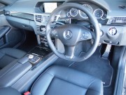 2011年　メルセデスベンツE550アバンギャルド(写真)