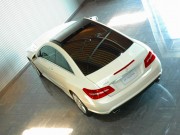 2010年　メルセデスベンツE350ク−ペ(写真)
