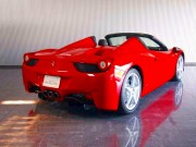 2012年 フェラーリ458スパイダー(写真)