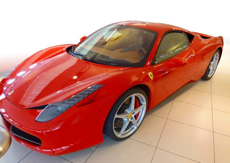 2013年　フェラーリ458イタリヤ(写真)