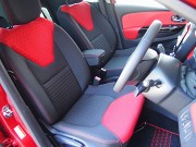 2013年　ルノールーテシアインテンス(写真)