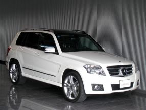 2009年 メルセデスベンツ GLK300(写真)
