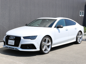 2015年マイナー後モデル AUDI RS7スポーツバック