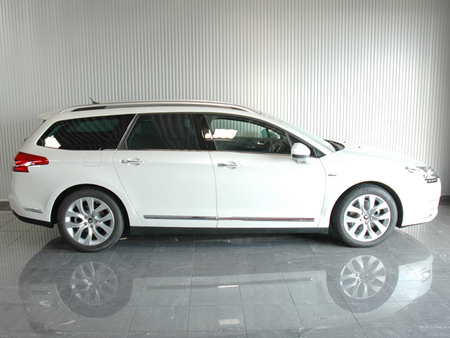 2015年 シトロエン C5ツアラー ファイナルエディション(写真)