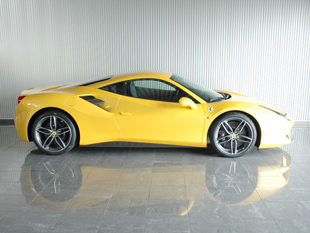 2017年 新車フェラーリ488GTB EU仕様(写真)