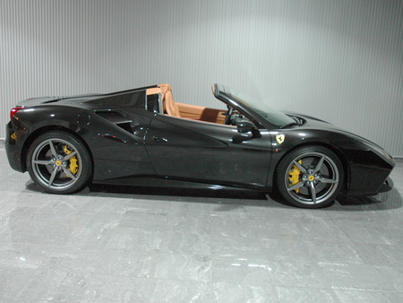 2016年 新車フェラーリ488スパイダーEU仕様(写真)