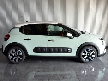 2017年 シトロエン C3シャインデビューエディション(写真)