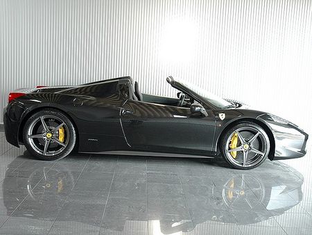 2013年 フェラーリ458スパイダーEU仕様(写真)