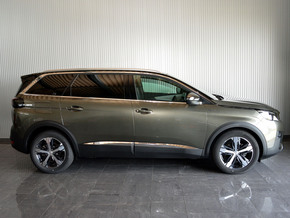 2018年 プジョー5008GTブルーHDiディーゼルターボ