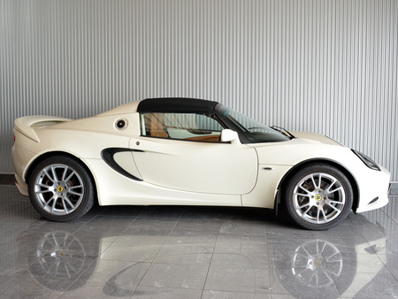 2016年 ロータスエリーゼSネオクラッシックエディション(写真)