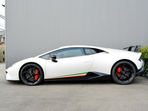 2018年　ランボルギーニ　ウラカンペルフォルマンテ