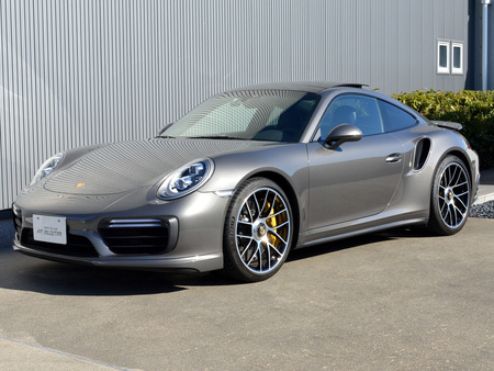 2018年　ポルシェ911ターボS(写真)