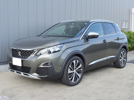 2018年　プジョー3008　GTブルーHDI(写真)