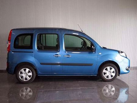 2013年 ルノー カングーゼン(写真)