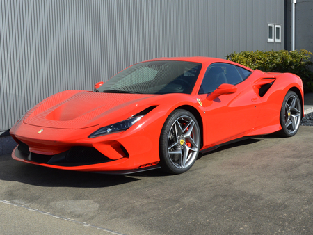 新車 フェラーリ F8トリビュート(写真)