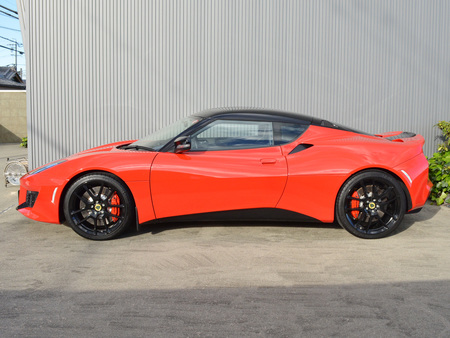 2016年　ロータス　エヴォーラ400(写真)